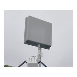HBE-5G 4X4 MIMO antenna installed outdoors above the HBE-5G outdoor router